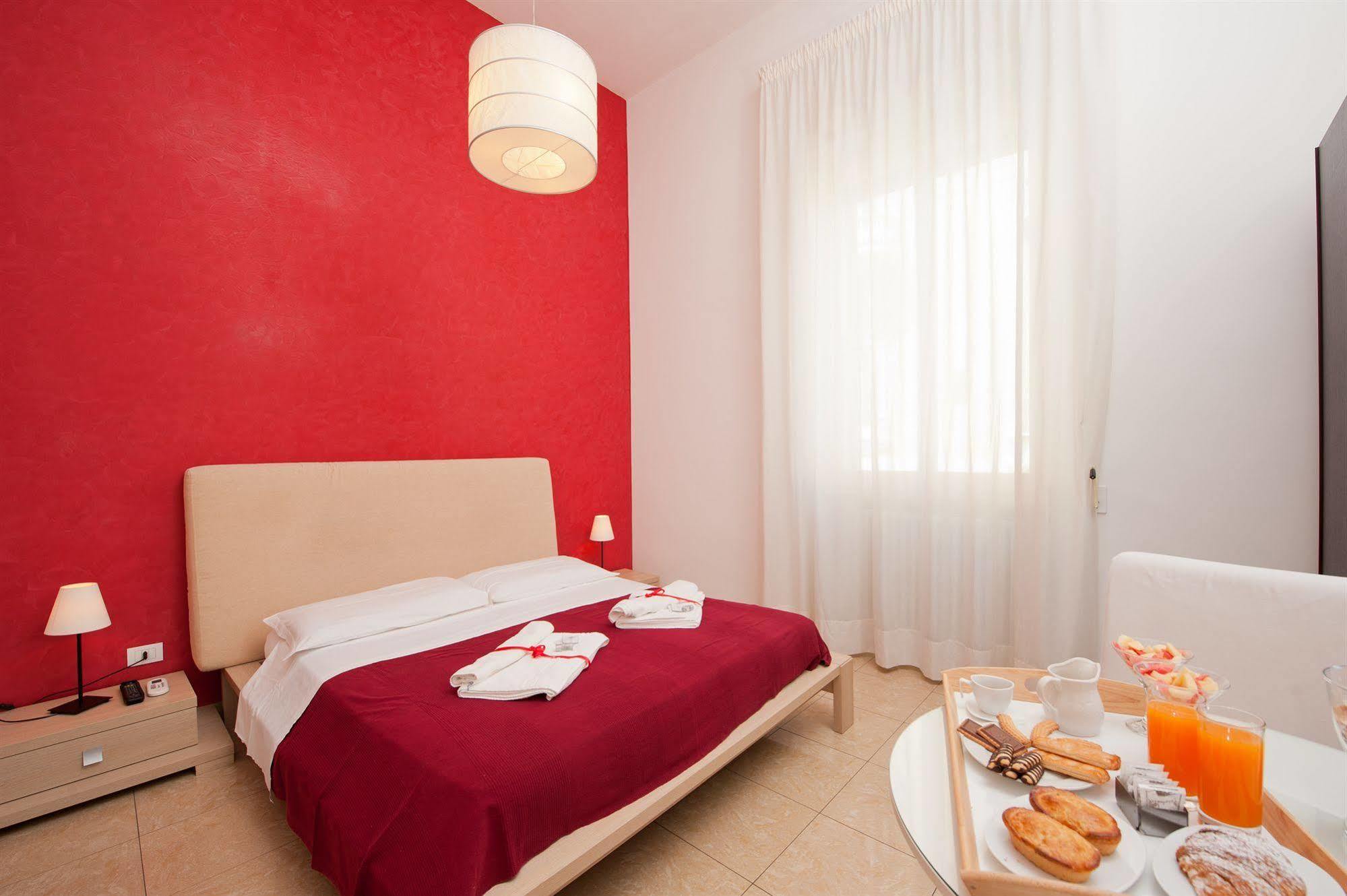 H Central Lecce Bed & Breakfast Eksteriør bilde